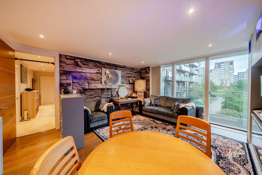 Property photo 2 of 19 1467185-4-6A2A8B1...