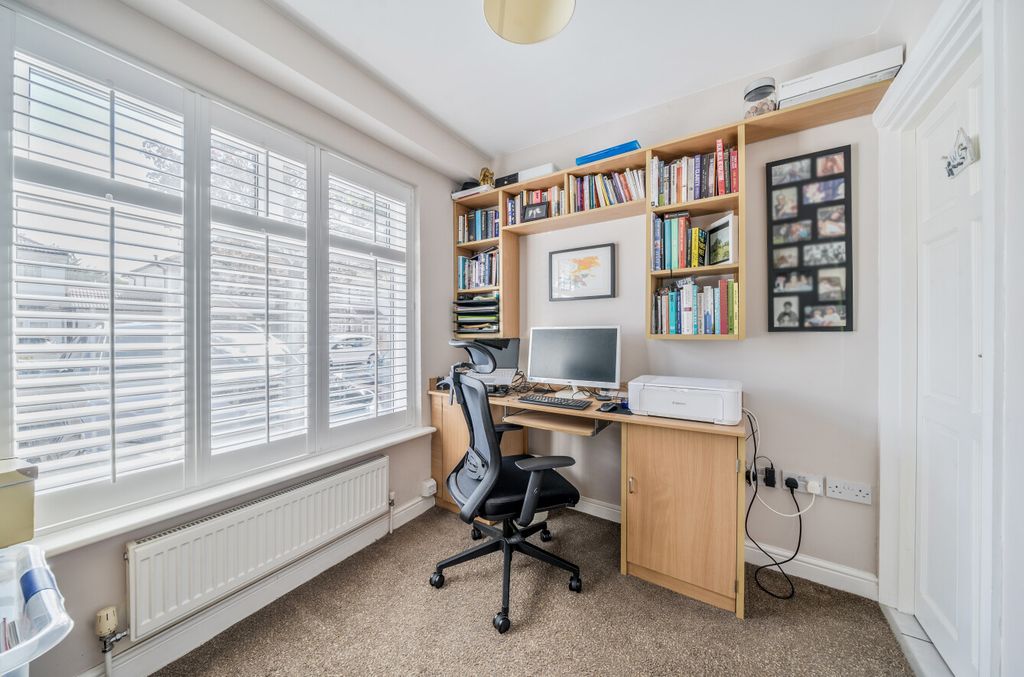 Property photo 3 of 18