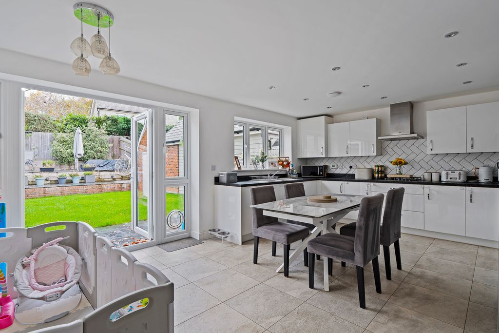 Property photo 3 of 16