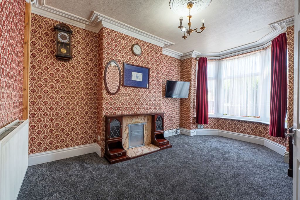 Property photo 2 of 12