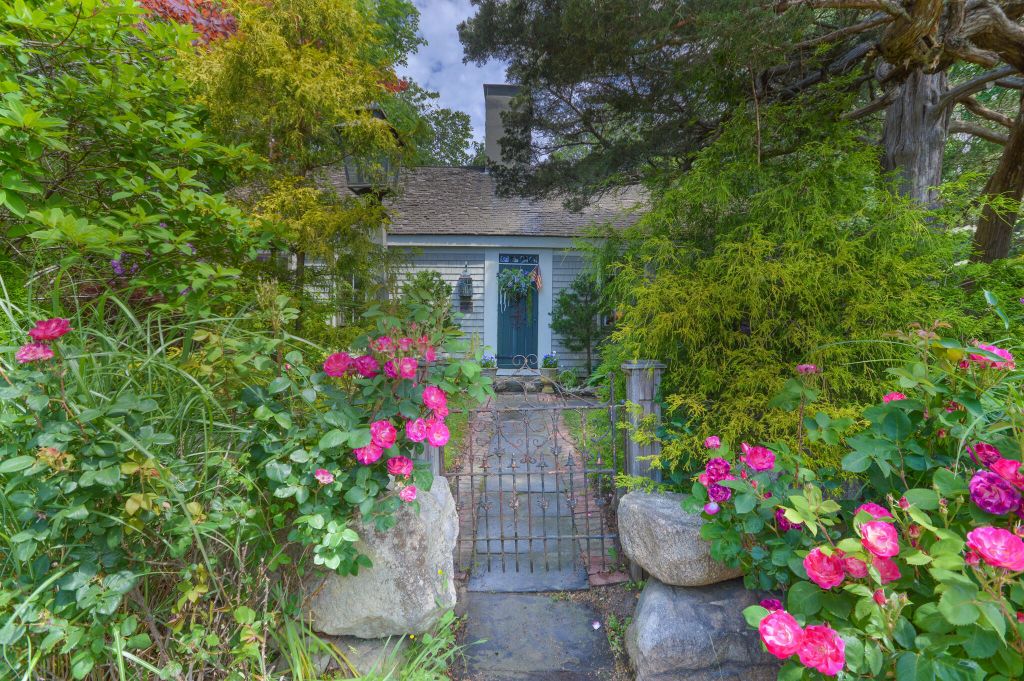 Property photo 1 of 20