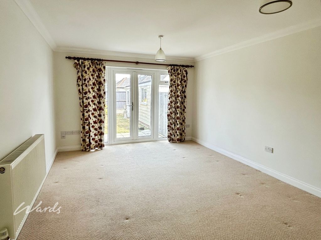 Property photo 3 of 11 Living