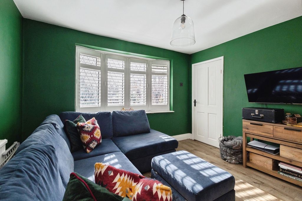 Property photo 3 of 17 Pbox-Img.Jpg