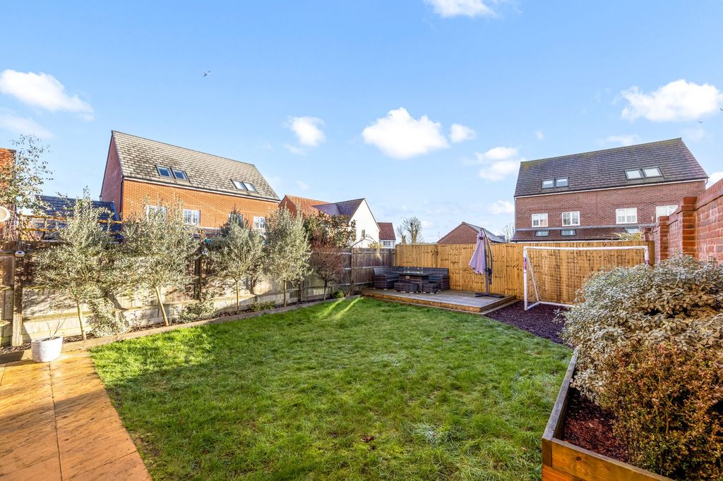 Property photo 3 of 23