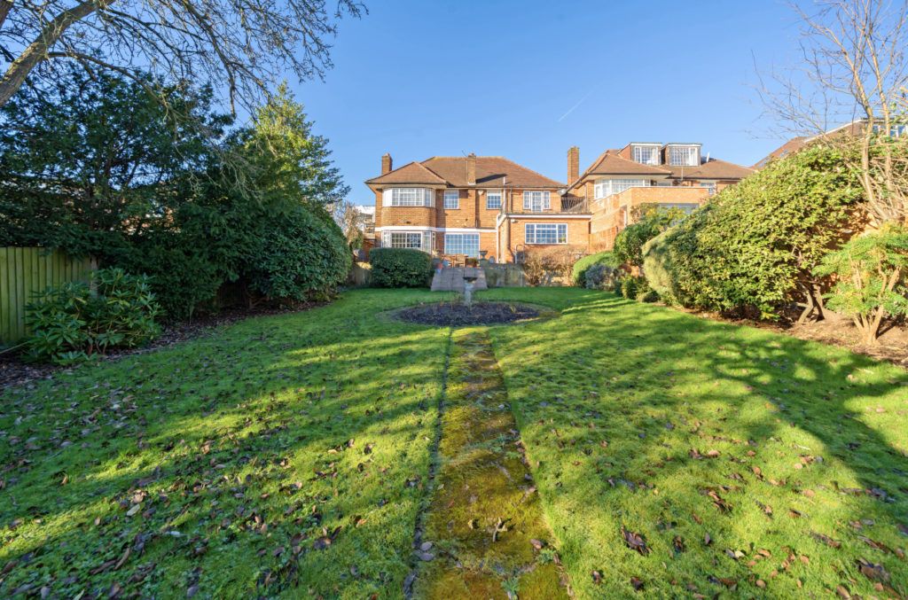 Property photo 3 of 11