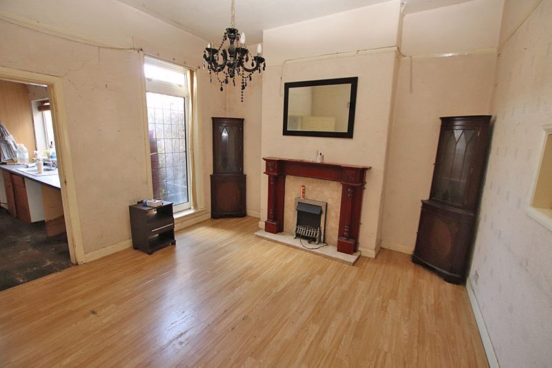 Property photo 3 of 10 Dining Room