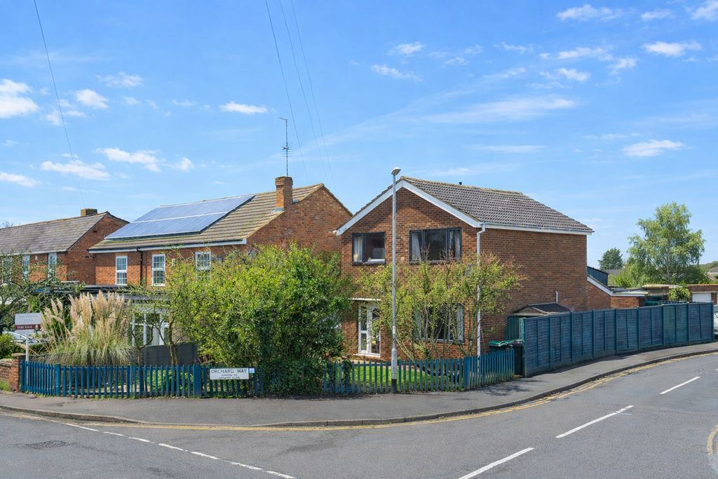 Property photo 1 of 17