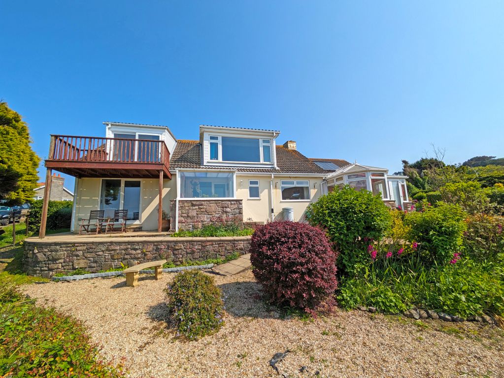 Property photo 1 of 18
