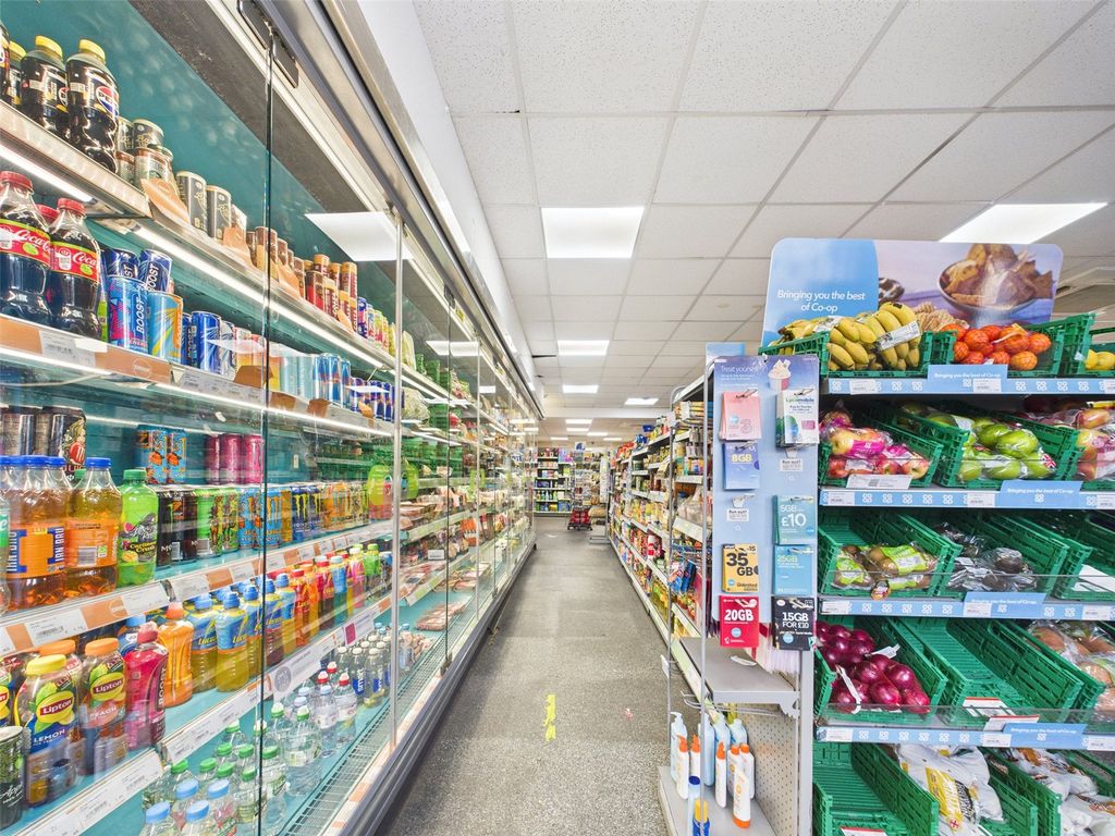 Property photo 2 of 19 Central Shop