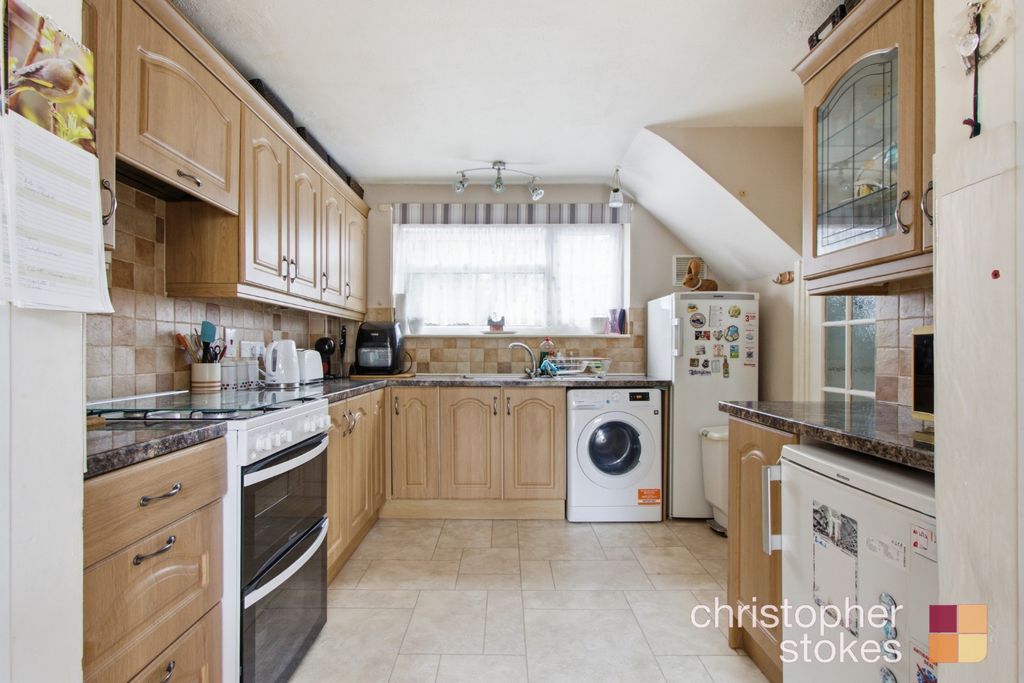 Property photo 3 of 18 5223825