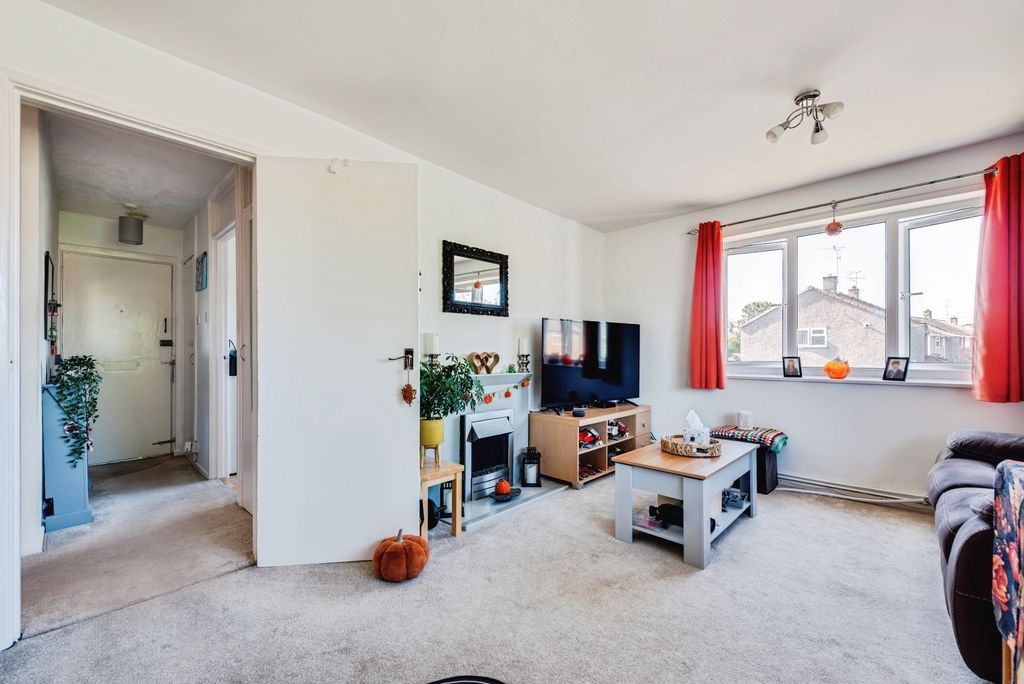 Property photo 3 of 10 Pbox-Img.Jpg