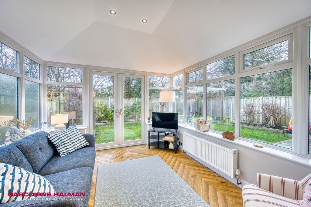 Property photo 3 of 21 Sitting Room