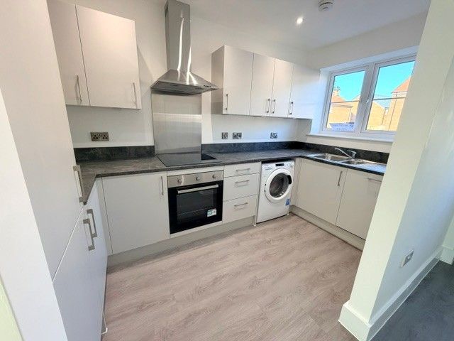 Property photo 2 of 7 Kitchen