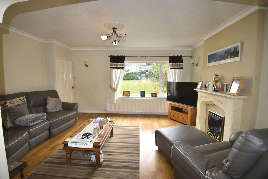 Property photo 2 of 23 Sitting Room
