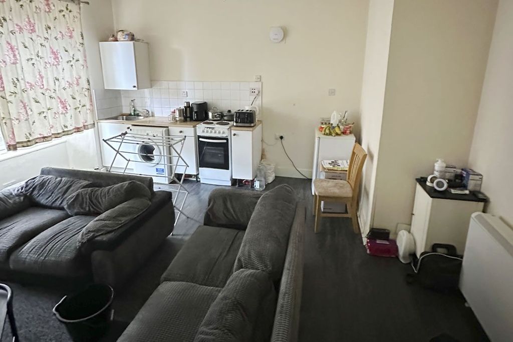 Property photo 3 of 6