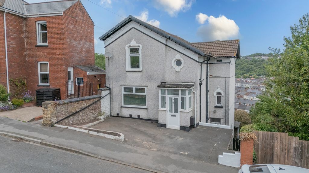 Property photo 1 of 31