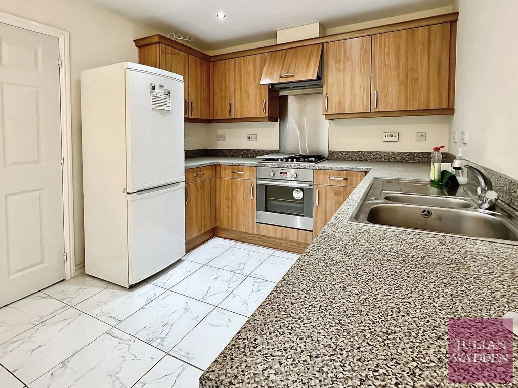 Property photo 3 of 18 Picture No. 15