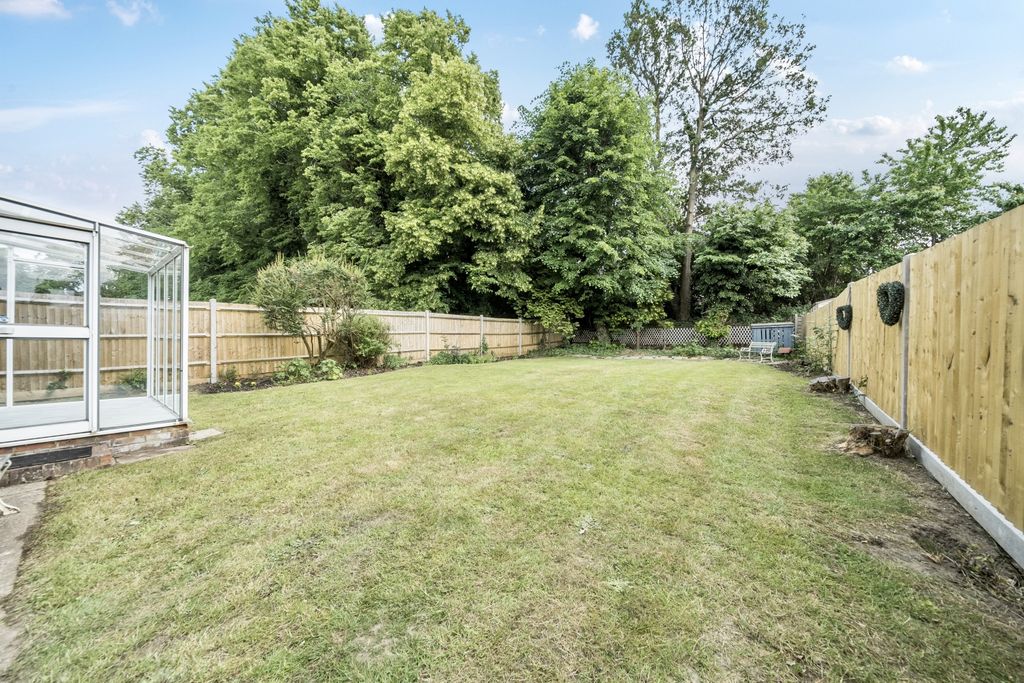 Property photo 2 of 13 Garden