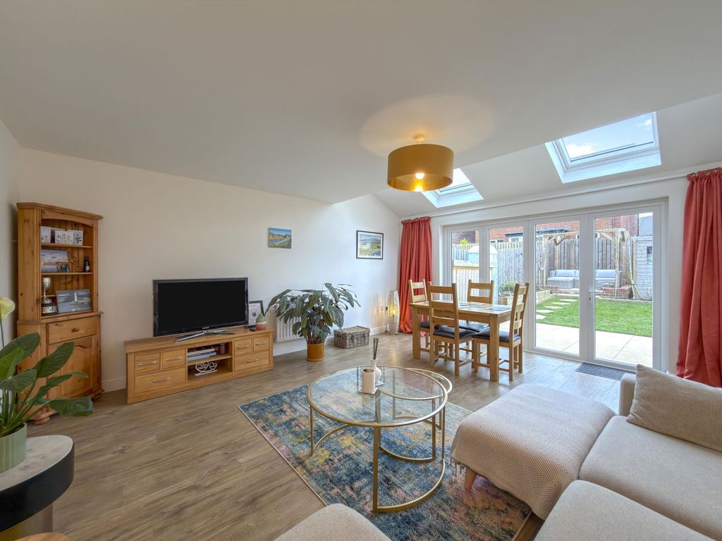 Property photo 3 of 28