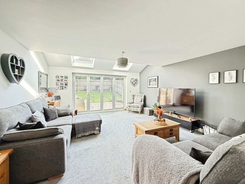 Property photo 2 of 20