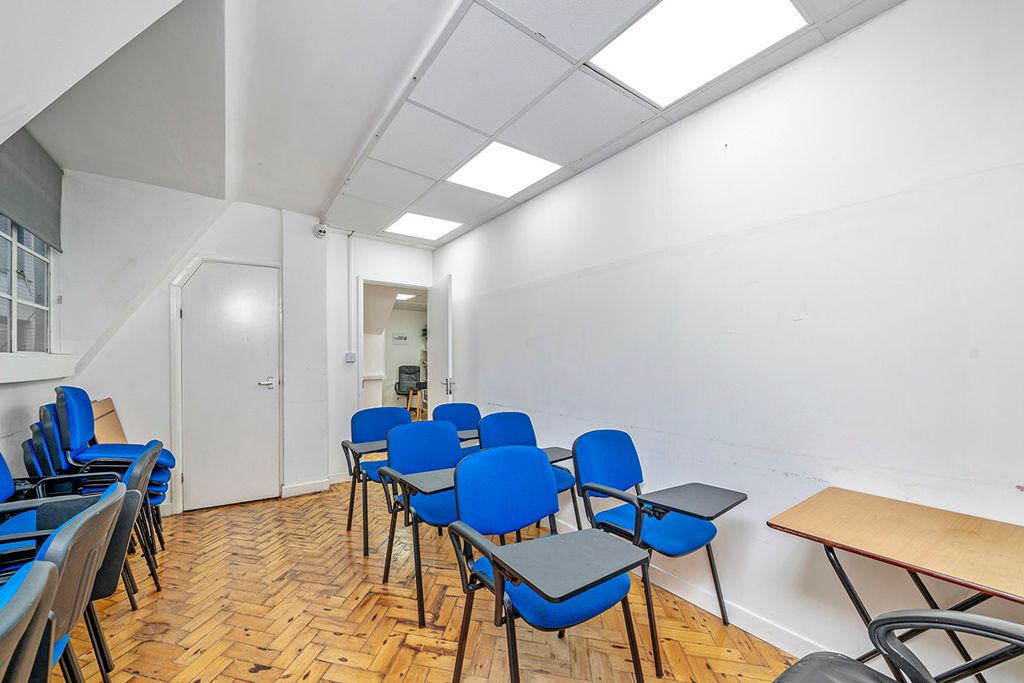 Property photo 3 of 10 Picture 3