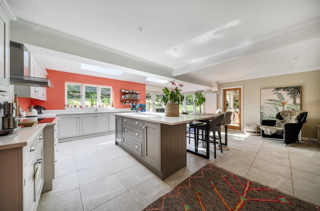 Property photo 3 of 21 1347360-10-68c023...