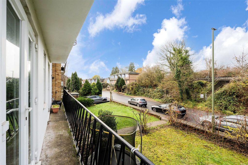 Property photo 2 of 13 Downside Court (1).Jpg