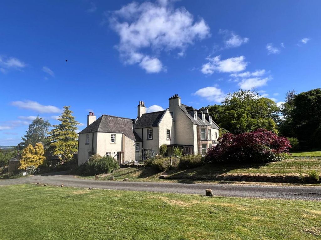 Property photo 1 of 28