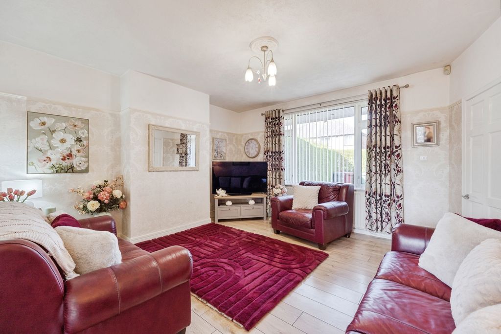 Property photo 3 of 25 Pbox-Img.Jpg