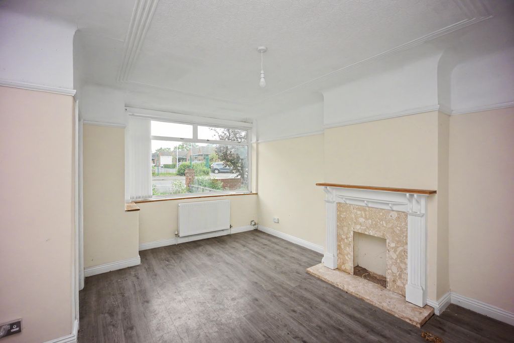 Property photo 3 of 20 2 Dundalk Road, Widnes, Cheshire, Wa8 8De