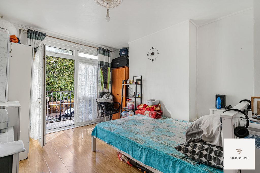 Property photo 3 of 16 5696505