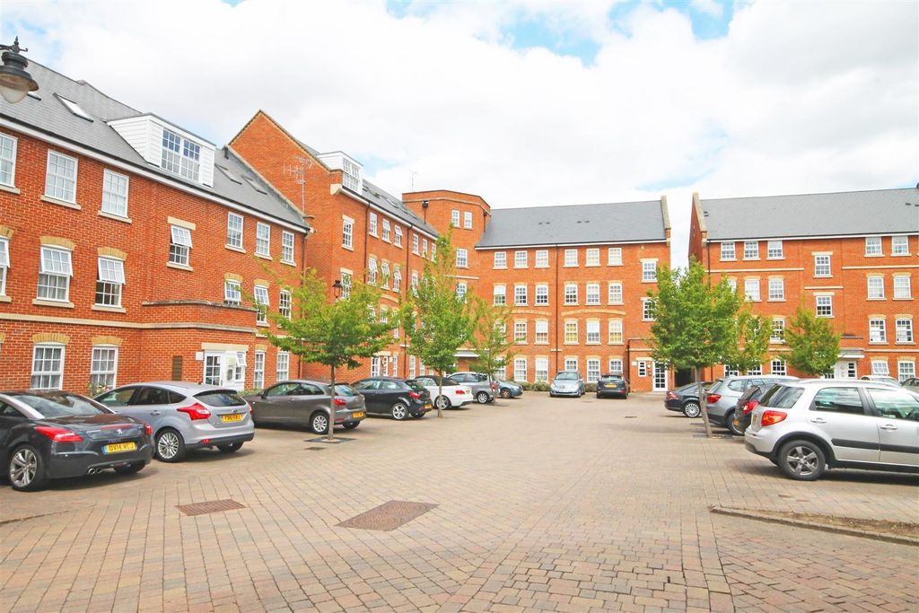 Property photo 1 of 12 Carpark.Jpg