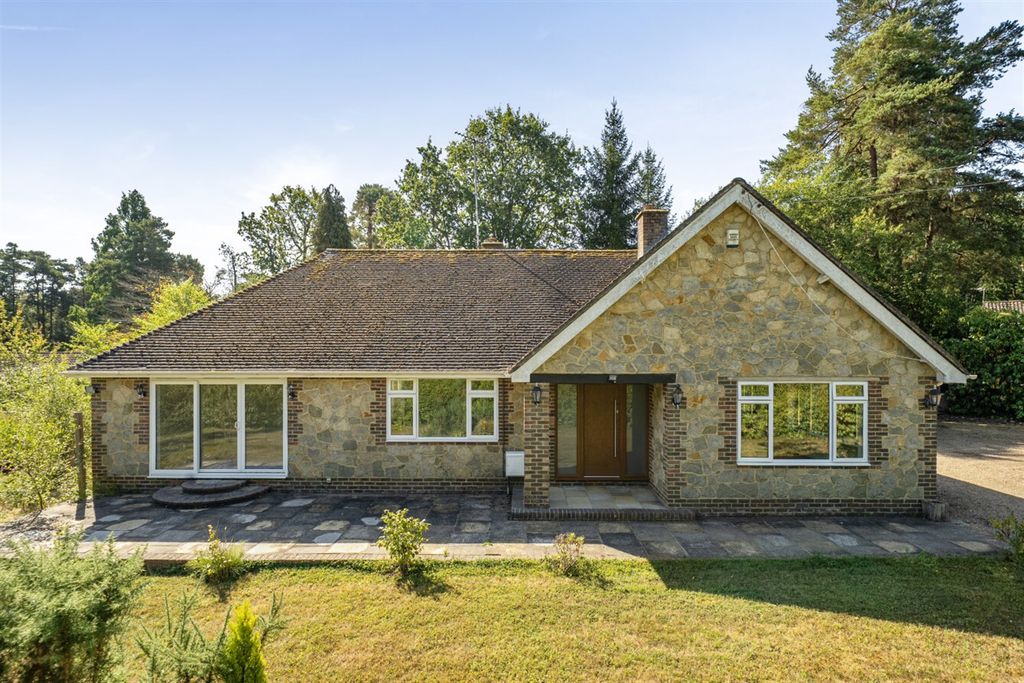 Property photo 1 of 15 (Main)