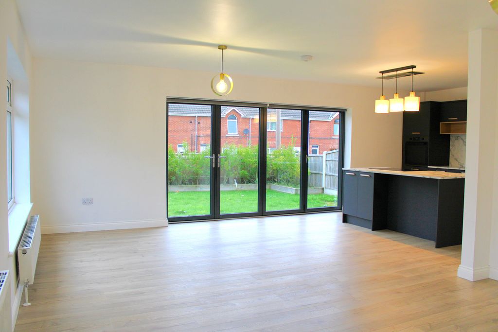 Property photo 2 of 27