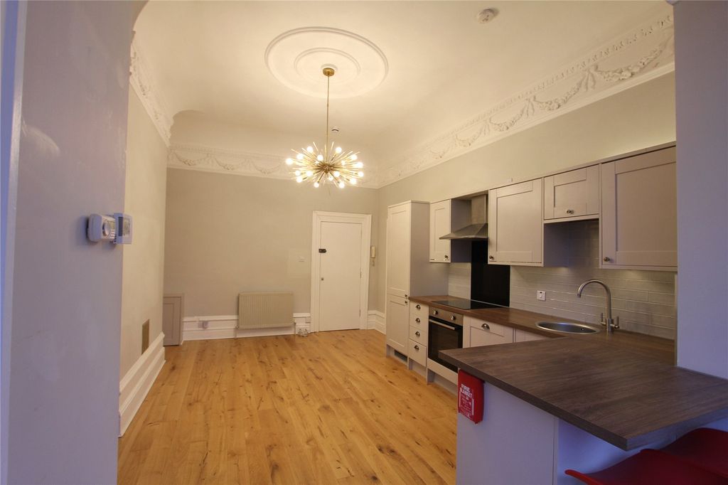 Property photo 3 of 9 Picture No. 18