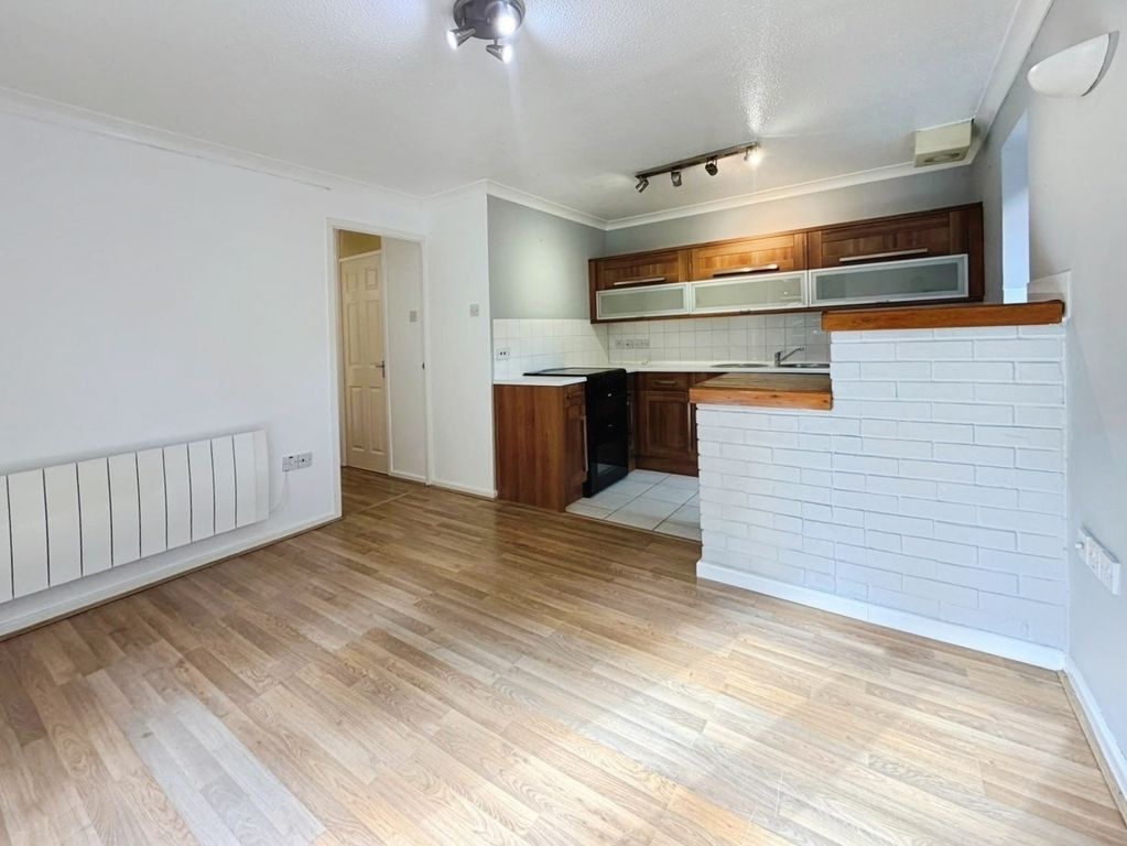 Property photo 2 of 8 Pbox-Img.Jpg