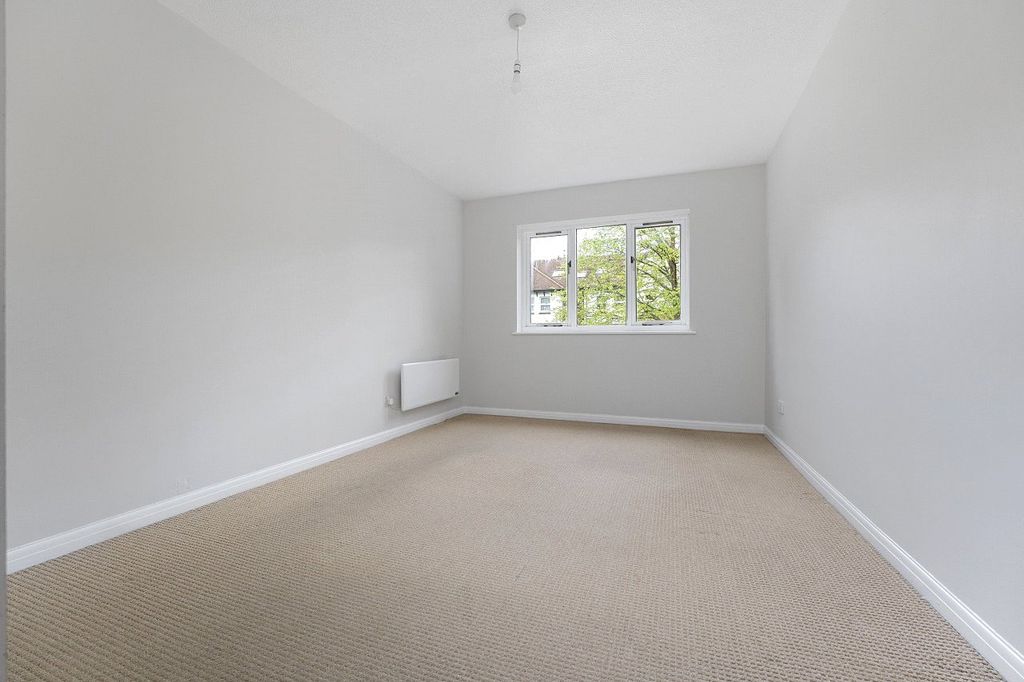 Property photo 3 of 14 Picture No. 01