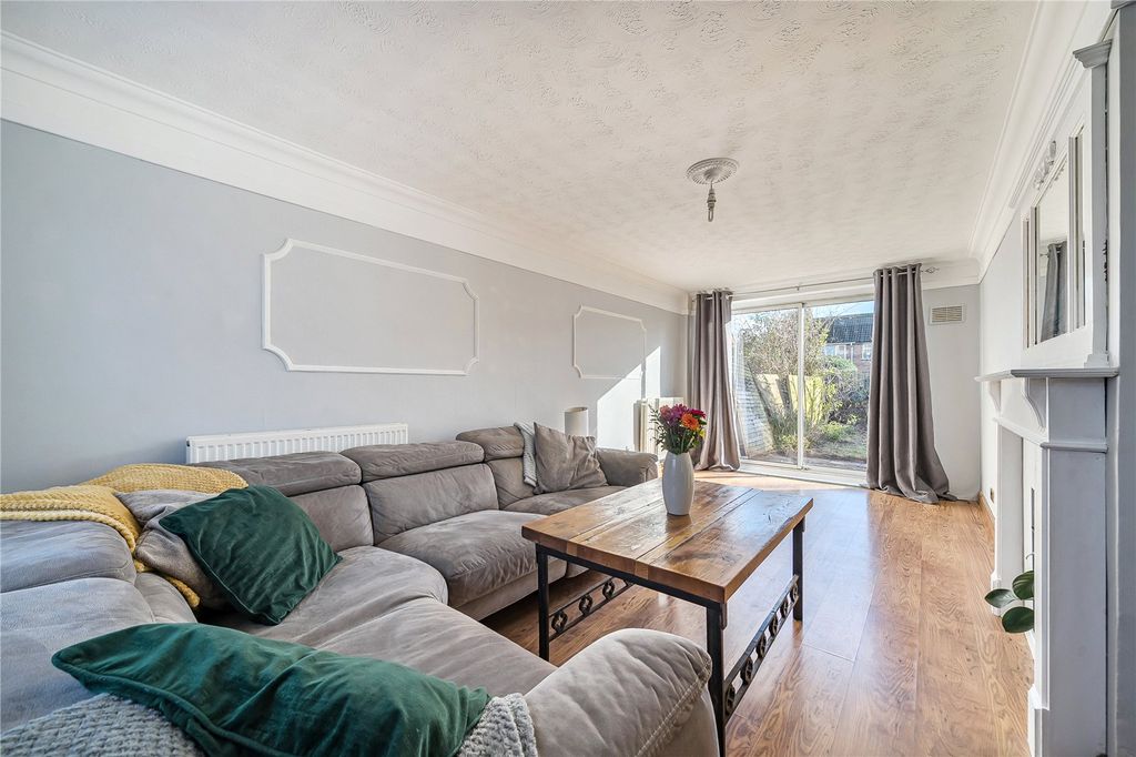 Property photo 2 of 17 Picture No. 01