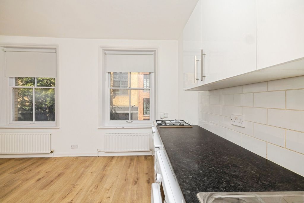 Property photo 2 of 8 Pbox-Img.Jpg