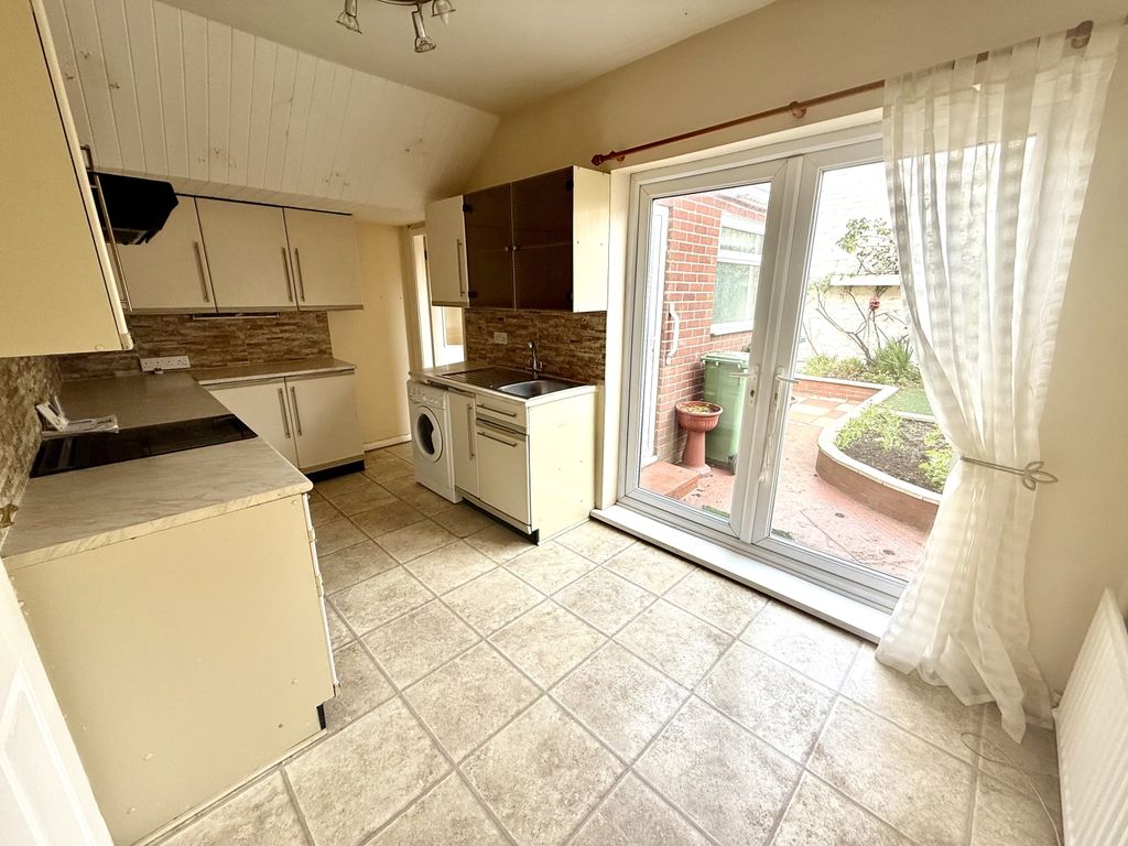 Property photo 3 of 12 Img_8990 (1)