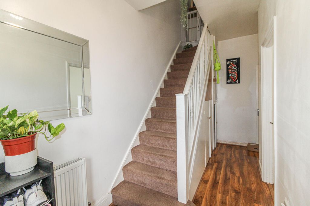 Property photo 2 of 12 Hallway