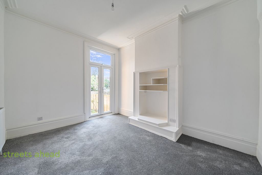 Property photo 3 of 20 96898300-0Ef4-4ba...