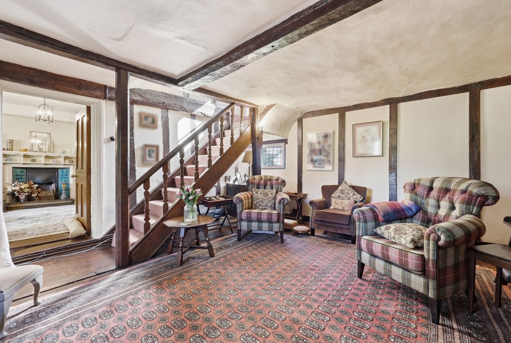 Property photo 3 of 28 Entrance/Reception