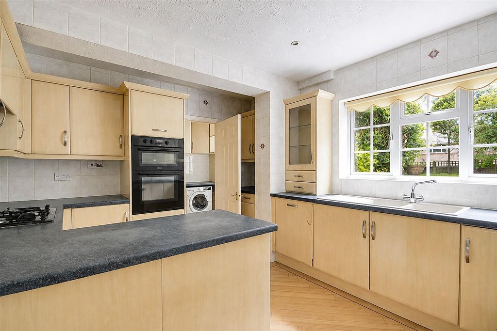 Property photo 2 of 18 13.Jpg