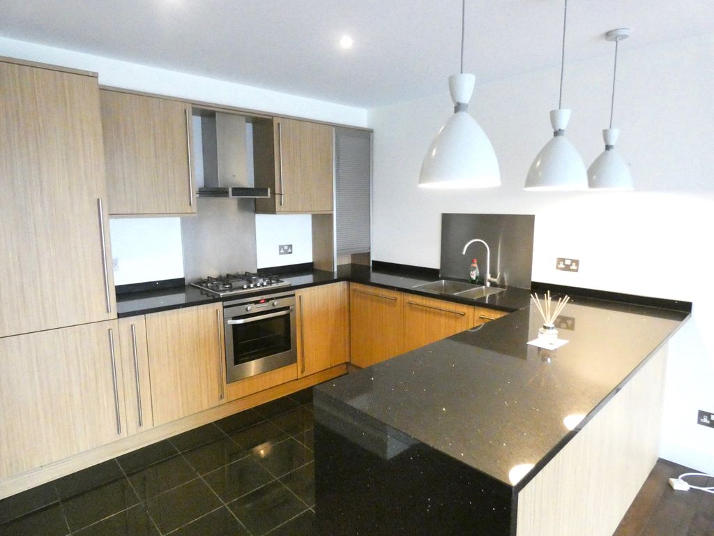 Property photo 2 of 21