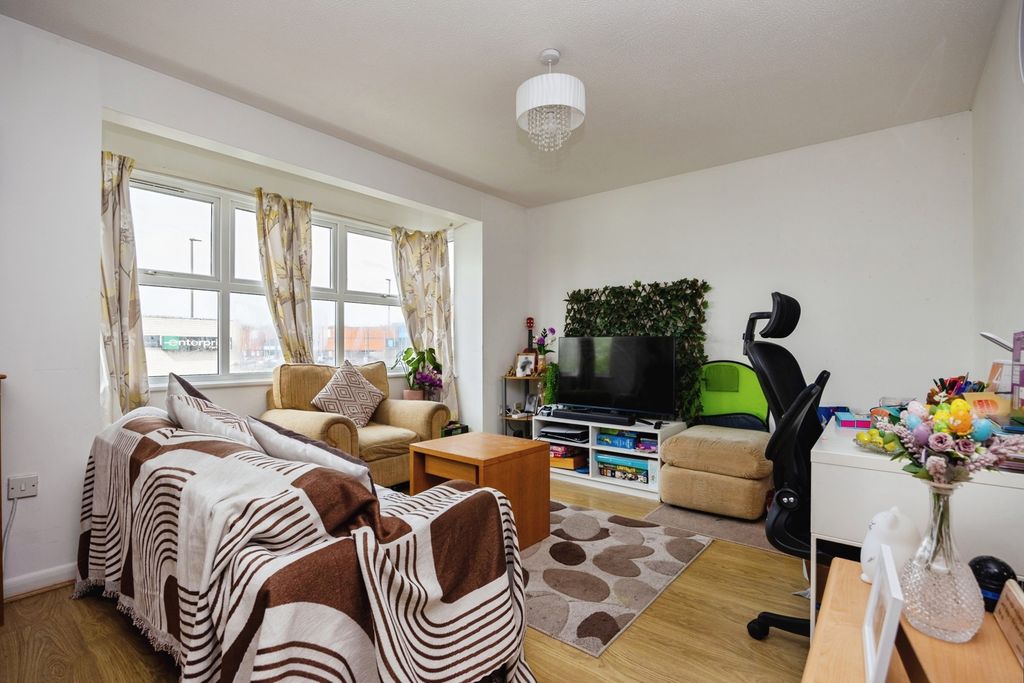 Property photo 3 of 14 Pbox-Img.Jpg