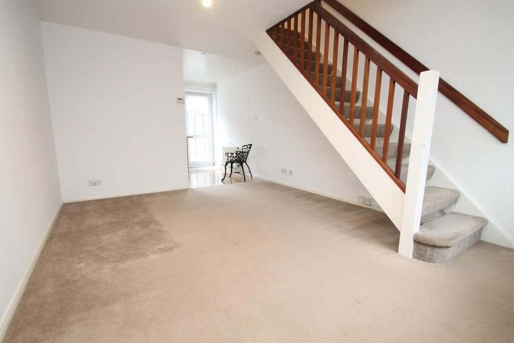 Property photo 2 of 12 Img_9988.Jpg