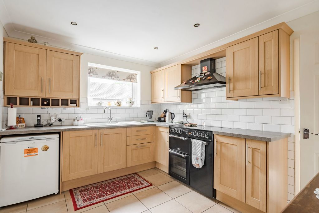 Property photo 2 of 22