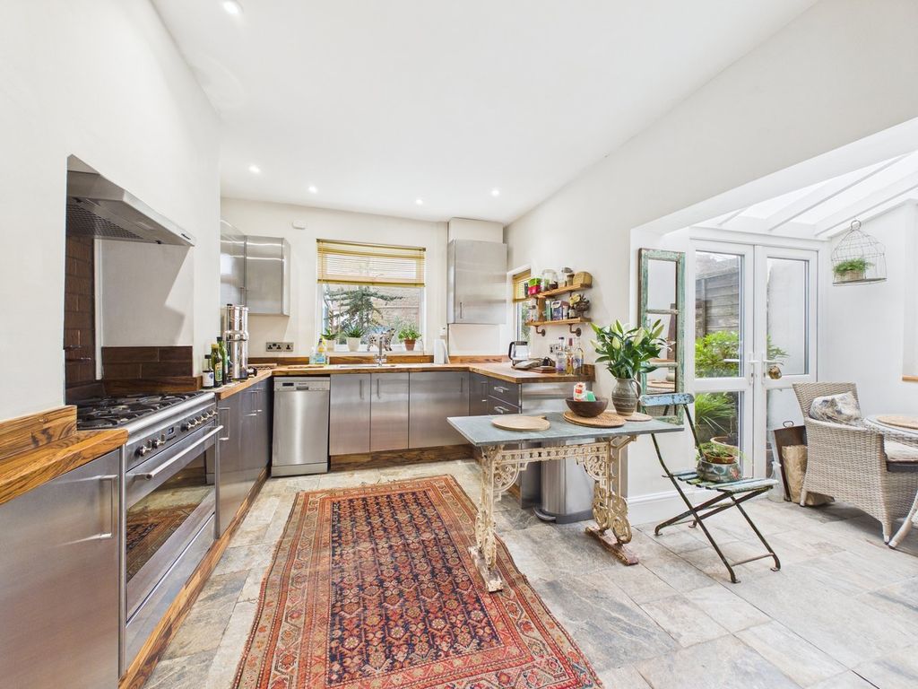 Property photo 1 of 27