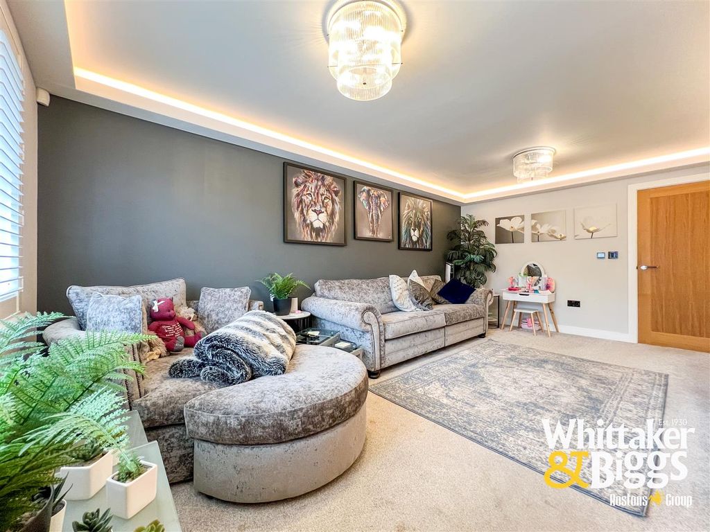 Property photo 3 of 20 Sitting Room